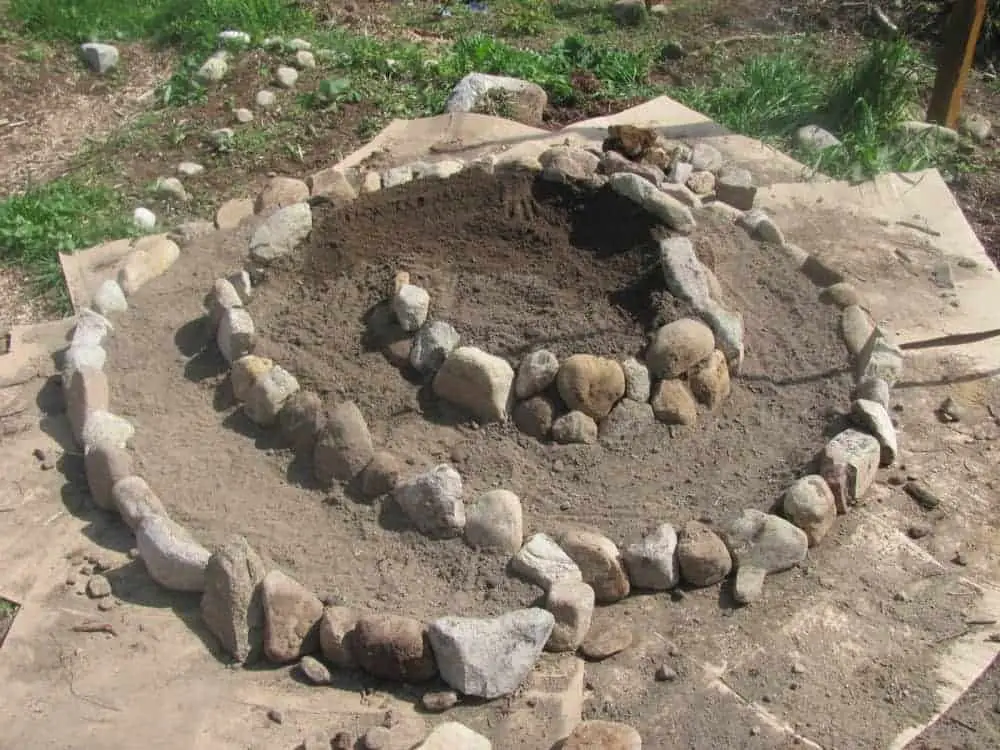 Instructions étape par étape pour construire une spirale d'herbes