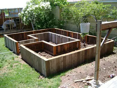 Raised Vegetable Garden Beds Ideas: Unique Keyhole Style