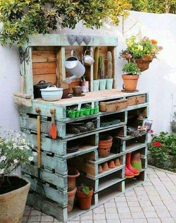 Upcycled potting bench with pallets