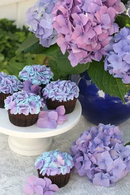 Hydrangea Flower Cupcake