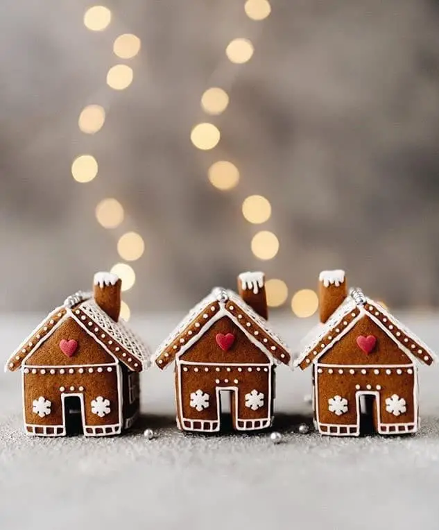 Cute & simple gingerbread house
