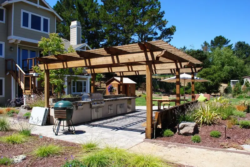 Simple Pergola Braai Area